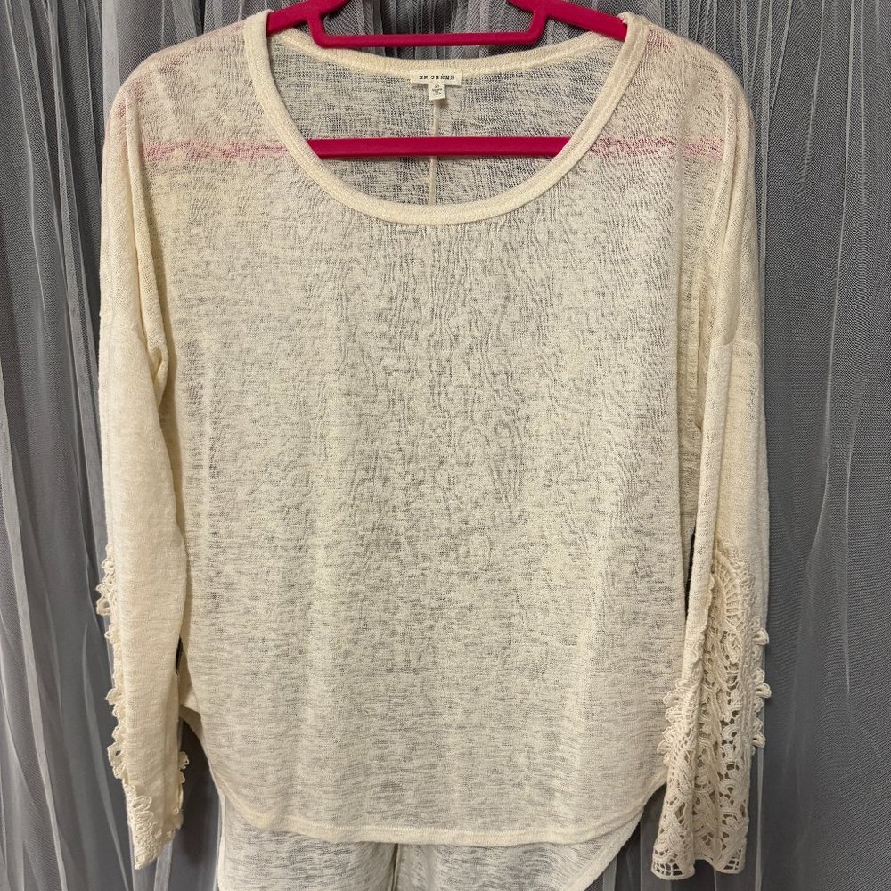 Lightweight, cream crochet top. M